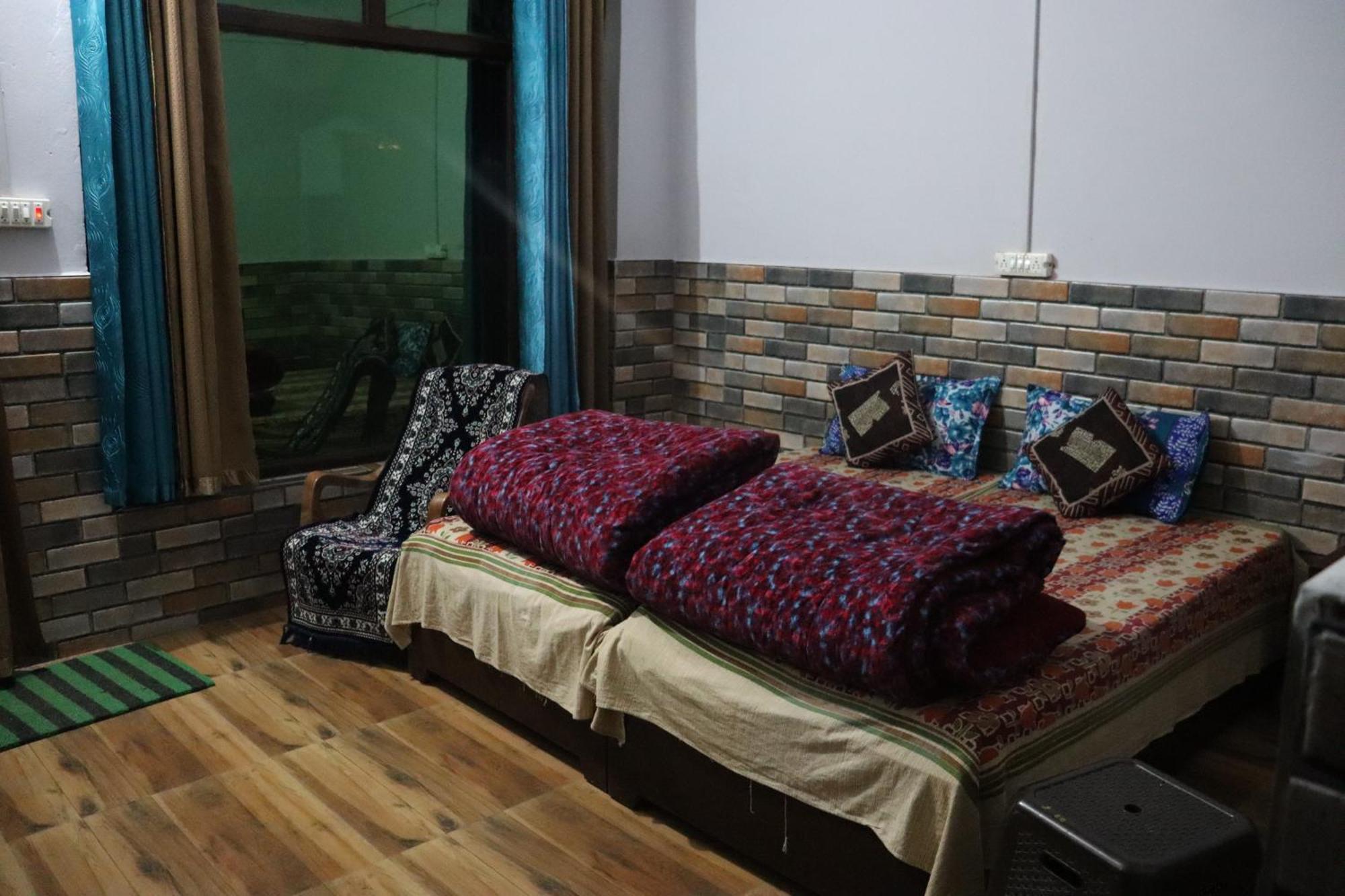 Shanti Home Stay Chaukori Exterior photo
